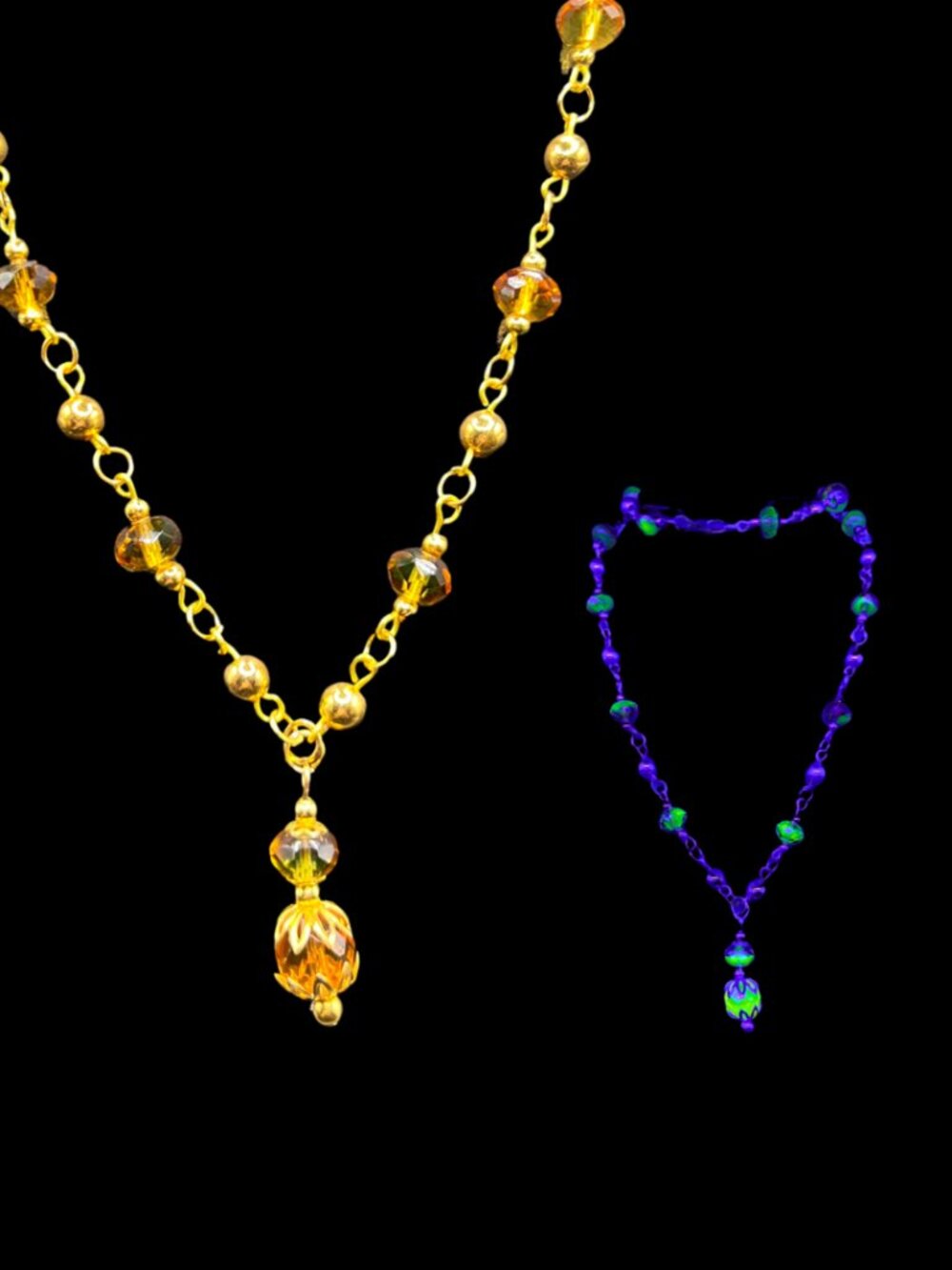 Amber Uranium Glass Bead Necklace UV Reactive Glows Green Gold-Toned Metal